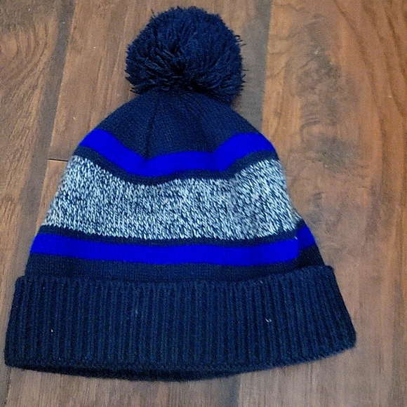 Joe fresh for kids beanie - Picture 3 of 3